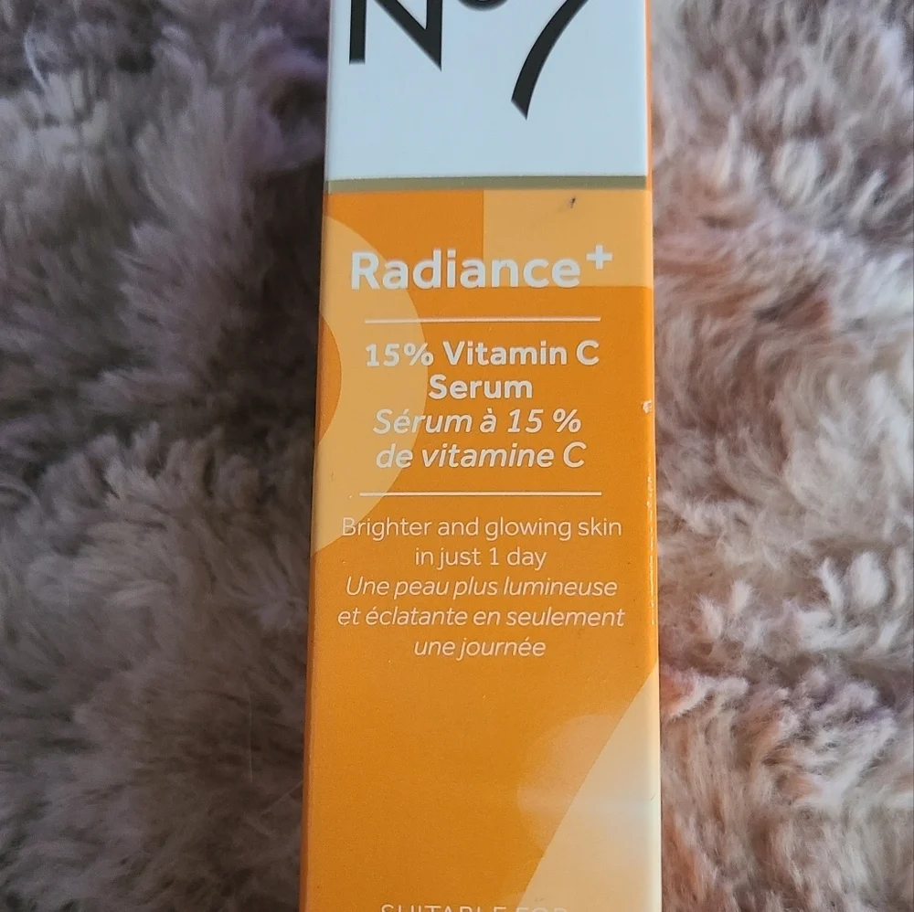 No7 radiance + 15% vitamin c serum - Picture 2 of 3